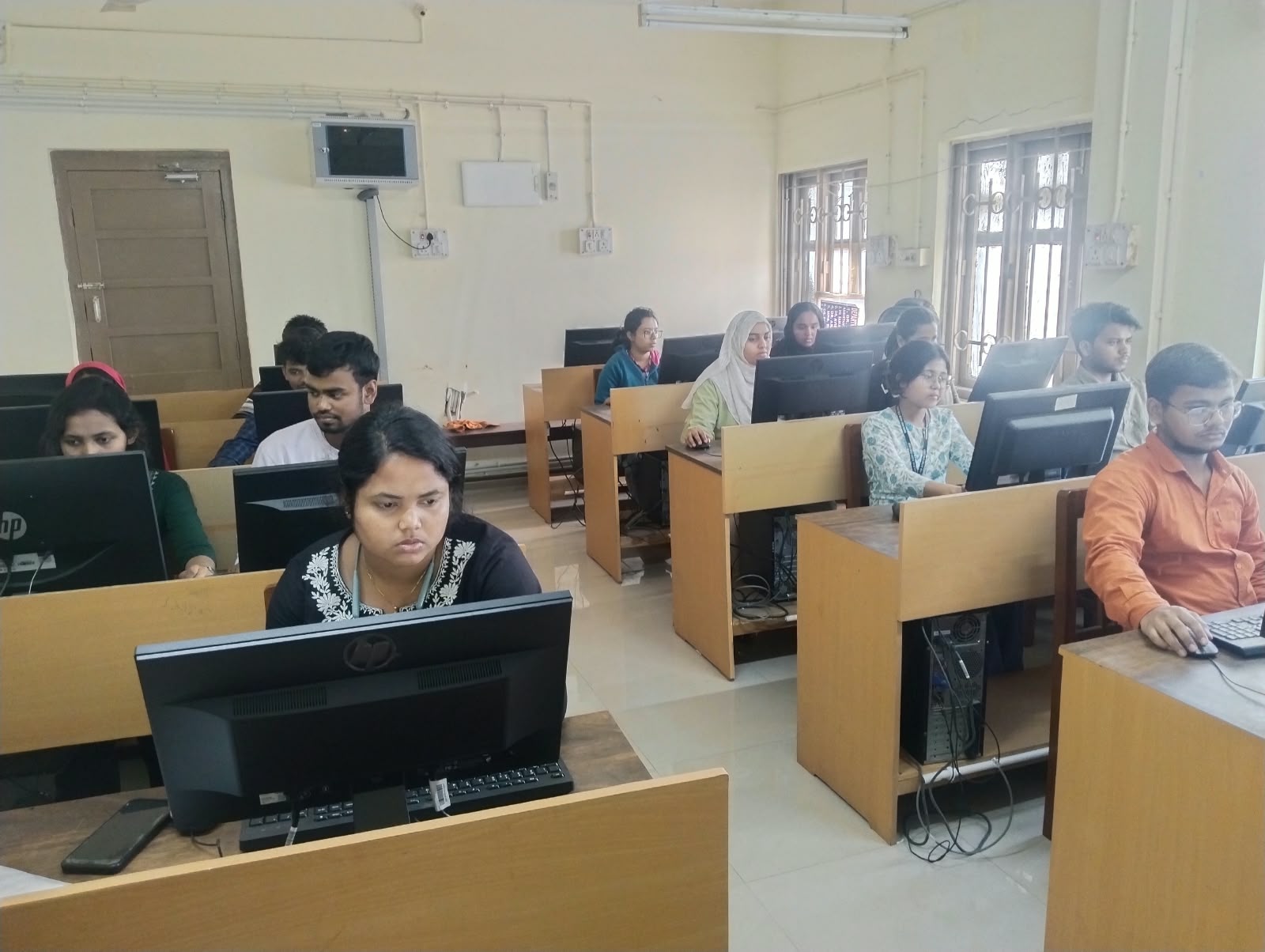 Lab seating at Maulana Azad College