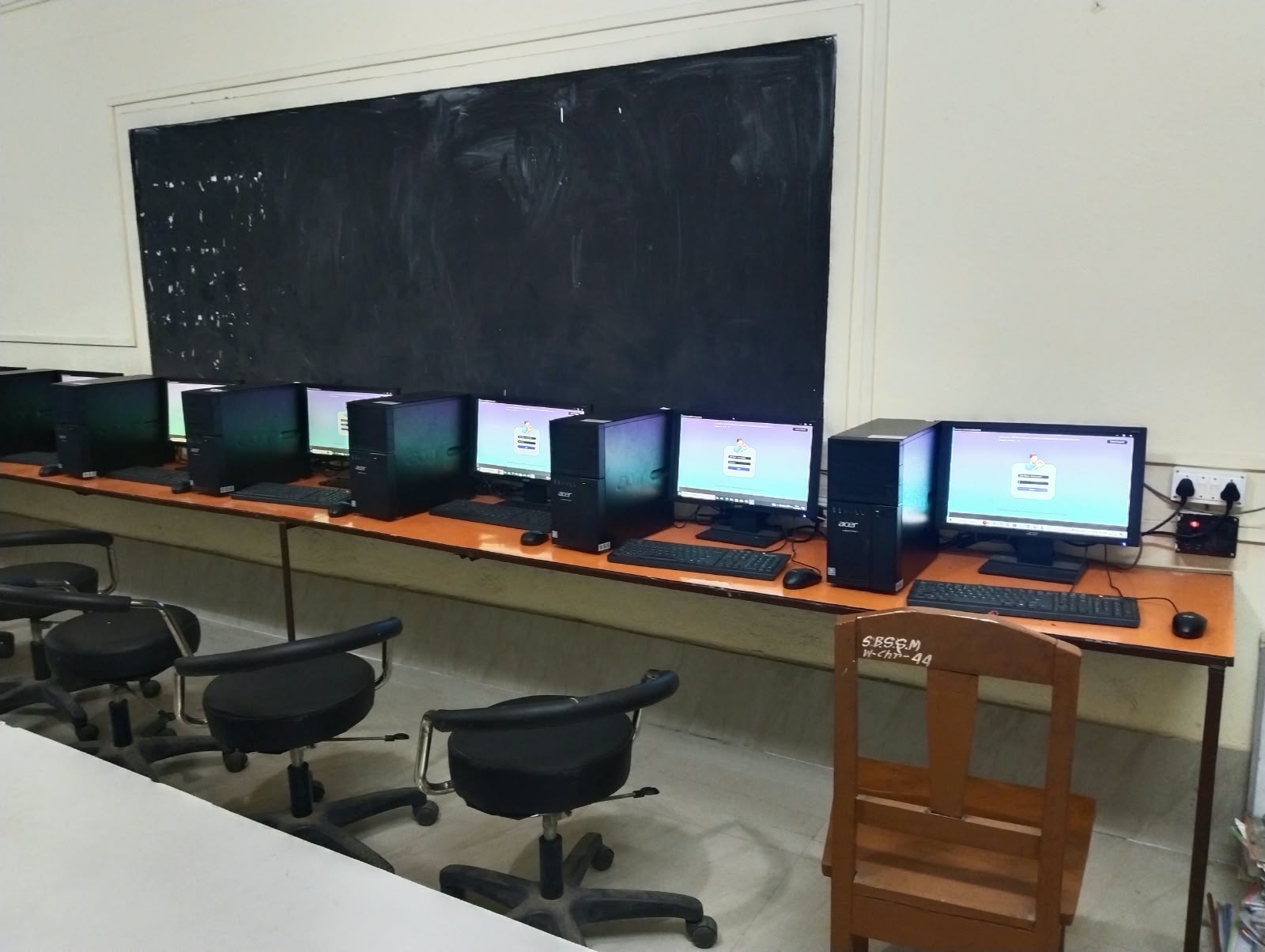 Lab rows at SBSS Goaltore